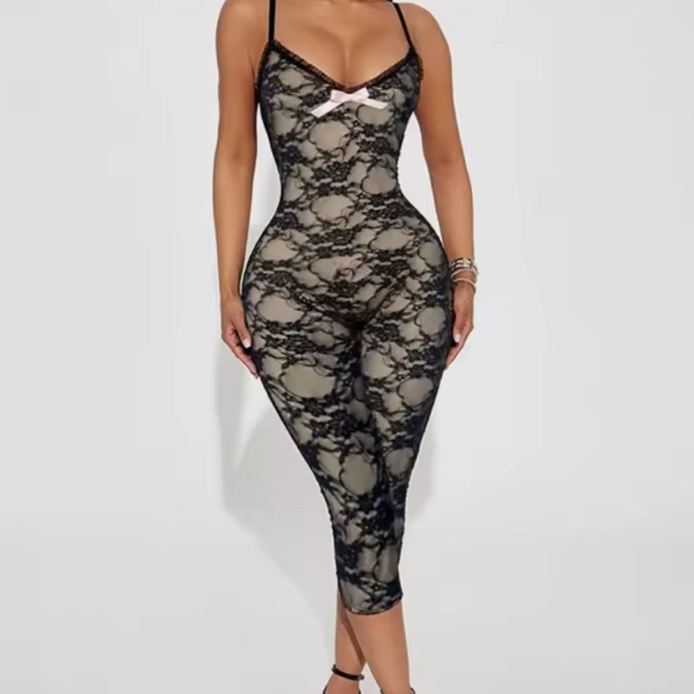 Chic Black Lace Chemise